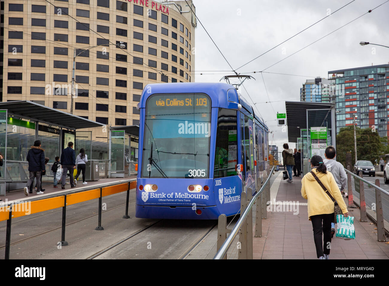 Melbourne il trasporto pubblico tram nel centro della città,Victoria, Australia Foto Stock