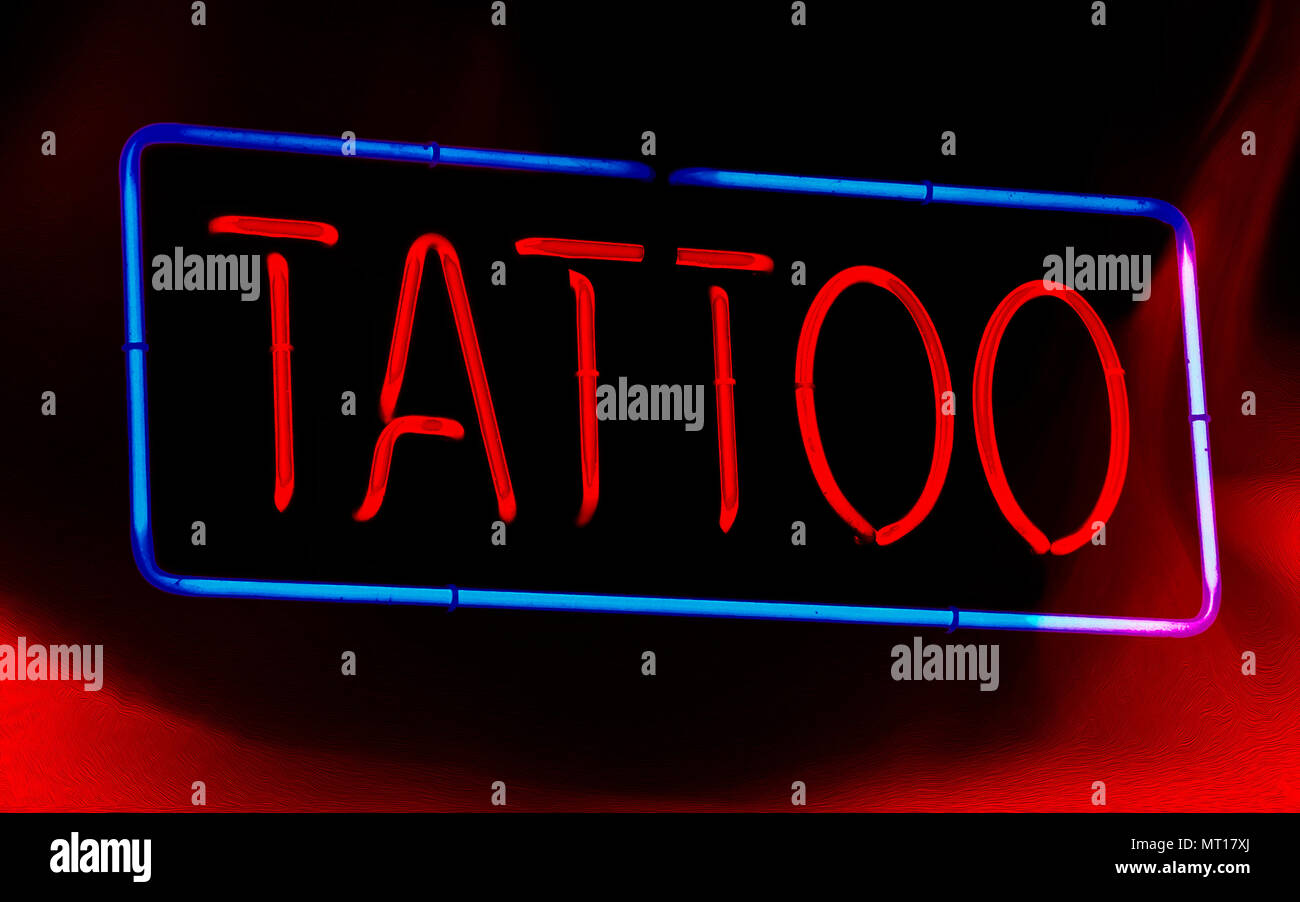 Fiery tatuaggio al Neon Sign Foto Stock