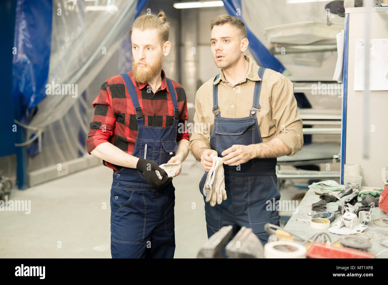 Meccanici al lavoro Foto Stock