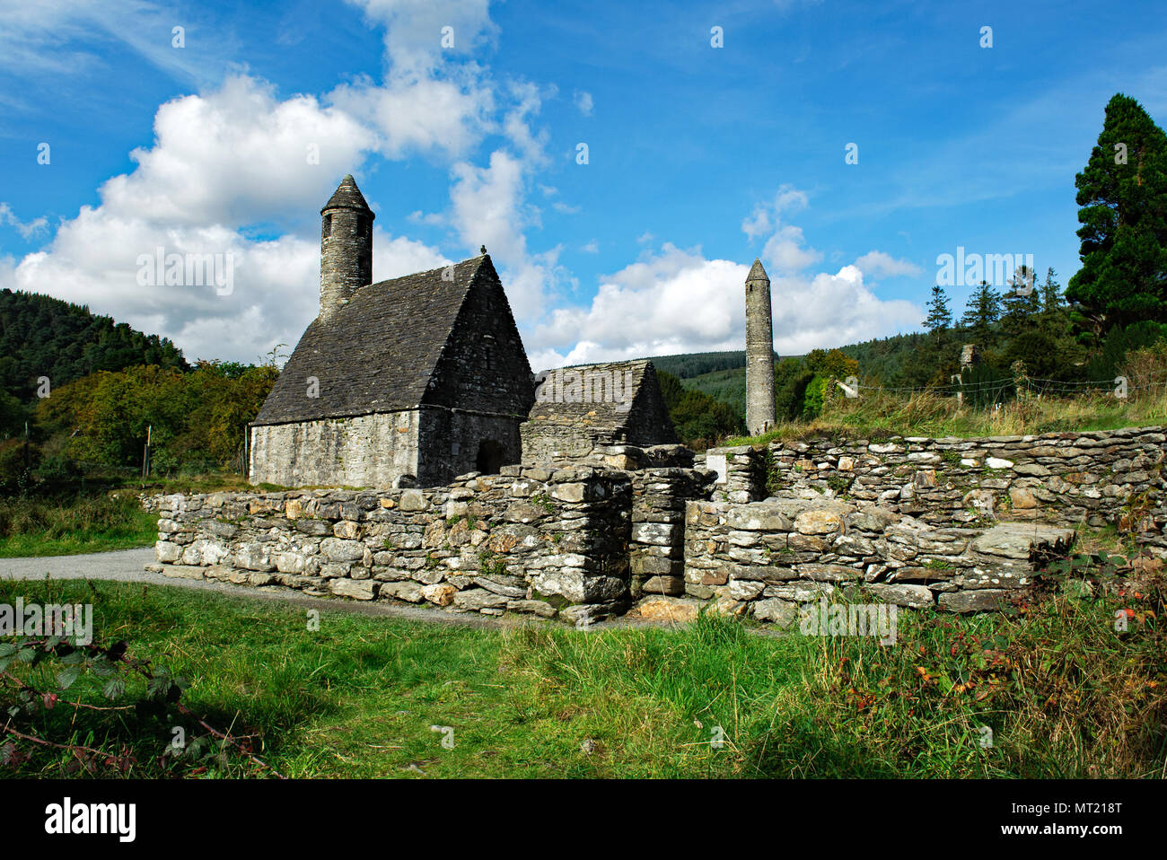 San Kevin chiesa e monastero di Glendalough, Co Wicklow, Irlanda Foto Stock