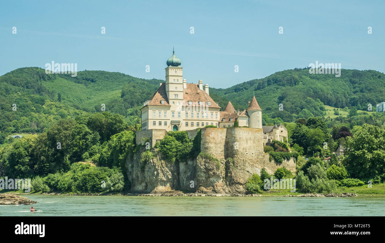 Schloss Schönbühel sul fiume Danubio tra Durnstein & Melk nella regione di Wachau, Austria. Foto Stock