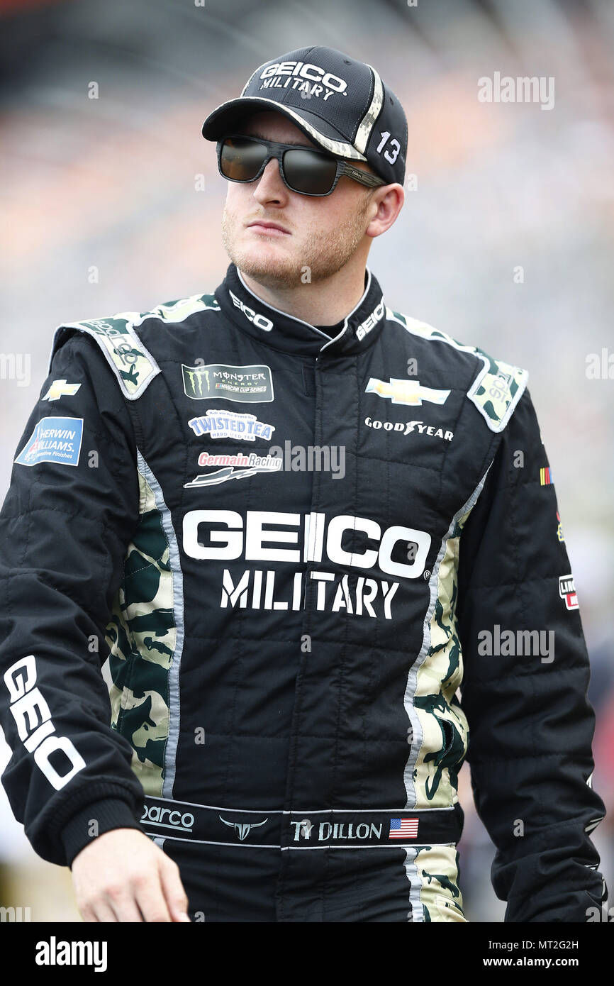 Concord, North Carolina, Stati Uniti d'America. 27 Maggio, 2018. Ty Dillon (13) si blocca sulla griglia prima la coca-cola 600 a Charlotte Motor Speedway in concordia, North Carolina. Credito: Chris Owens Asp Inc/ASP/ZUMA filo/Alamy Live News Foto Stock