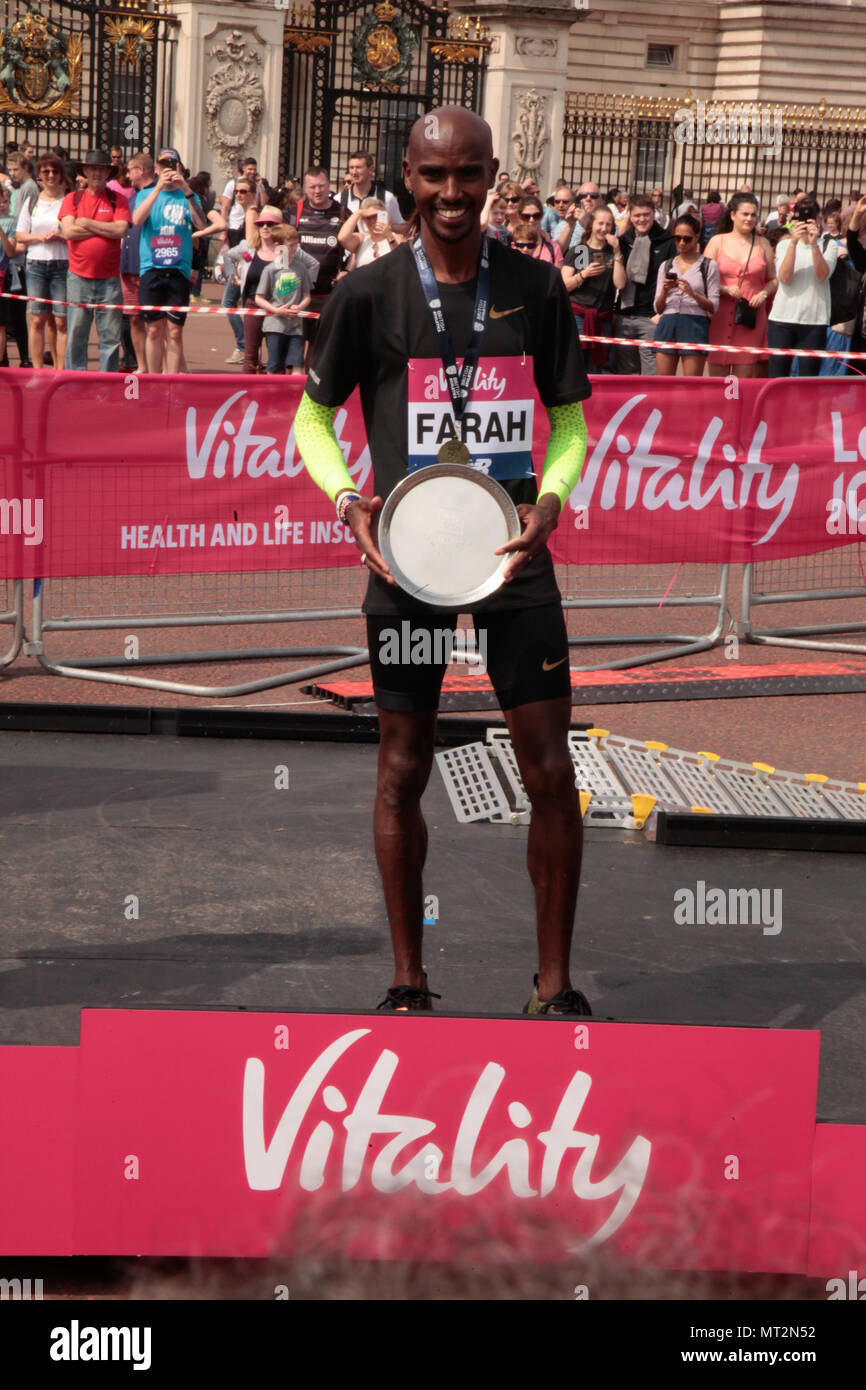 Londra REGNO UNITO. 28 maggio 2018. Mo Farah ex detentore del record alla vitalità Londra 10000 vincitore in gara 2018 in 29 minuti e 44 secondi @Paolo Quezada-Neiman/Alamy Live News Foto Stock