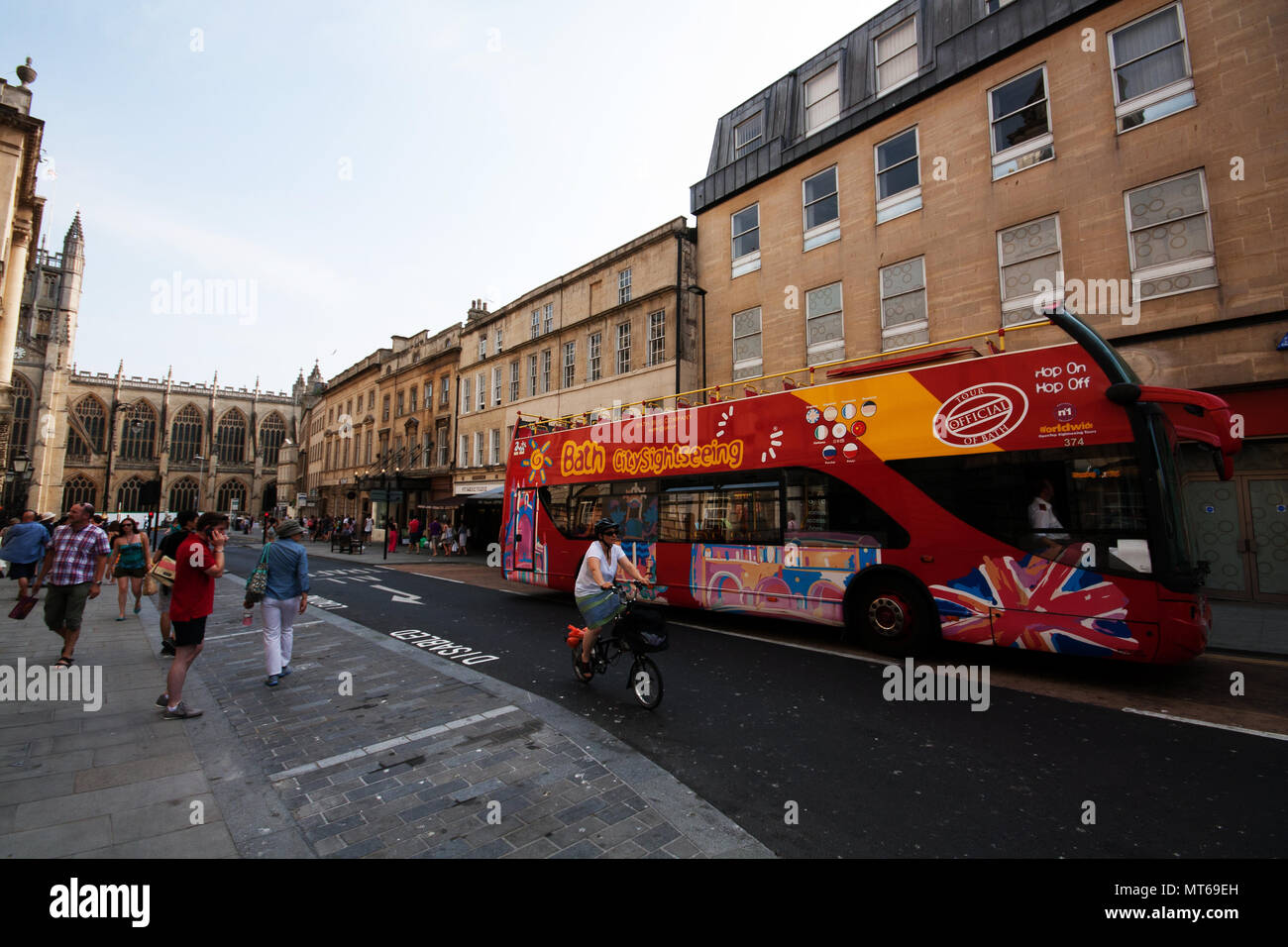 Vista vedere bus turistico della città di Bath, Inghilterra, Regno Unito. Foto Stock
