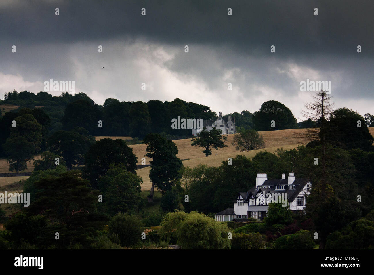 Case di campagna intorno al lago di Windermere, Inghilterra, Regno Unito. Foto Stock