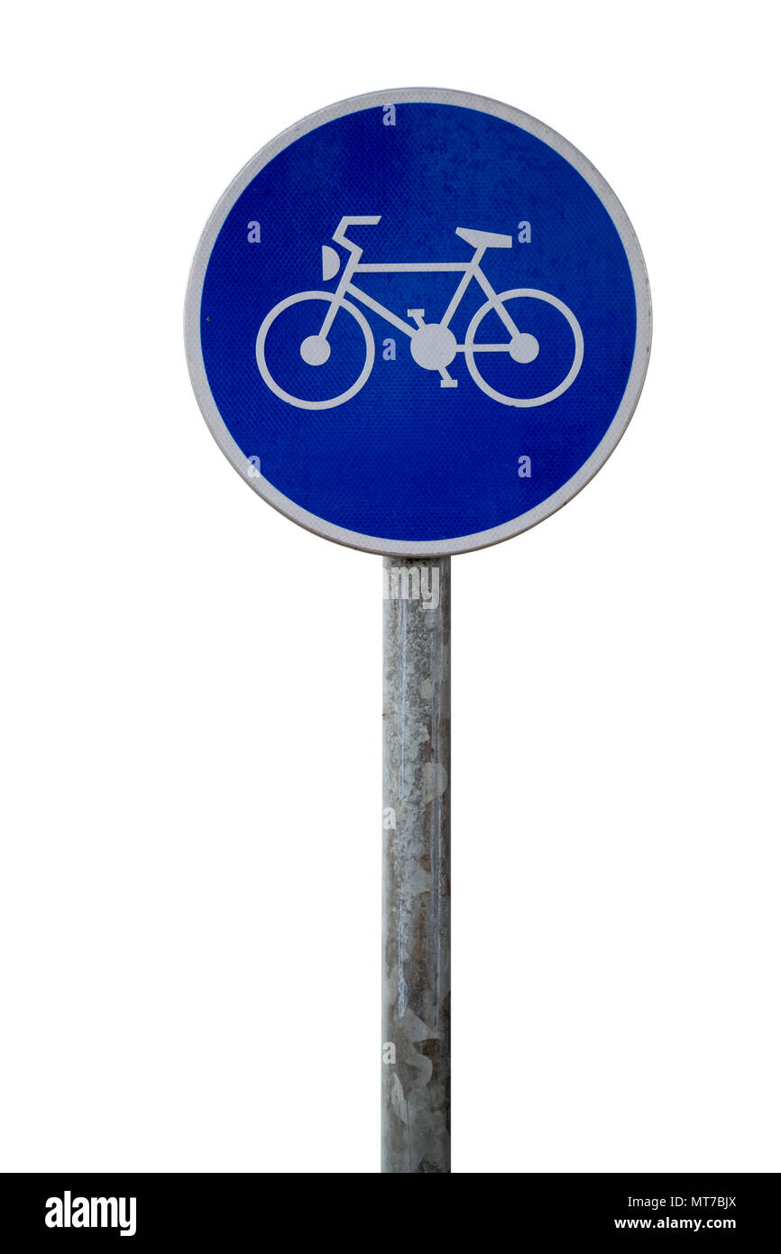 Pista ciclabile cartello stradale sul polo post, grande rotonda blu isolato  bicicletta pedalando su sfondo bianco Foto stock - Alamy