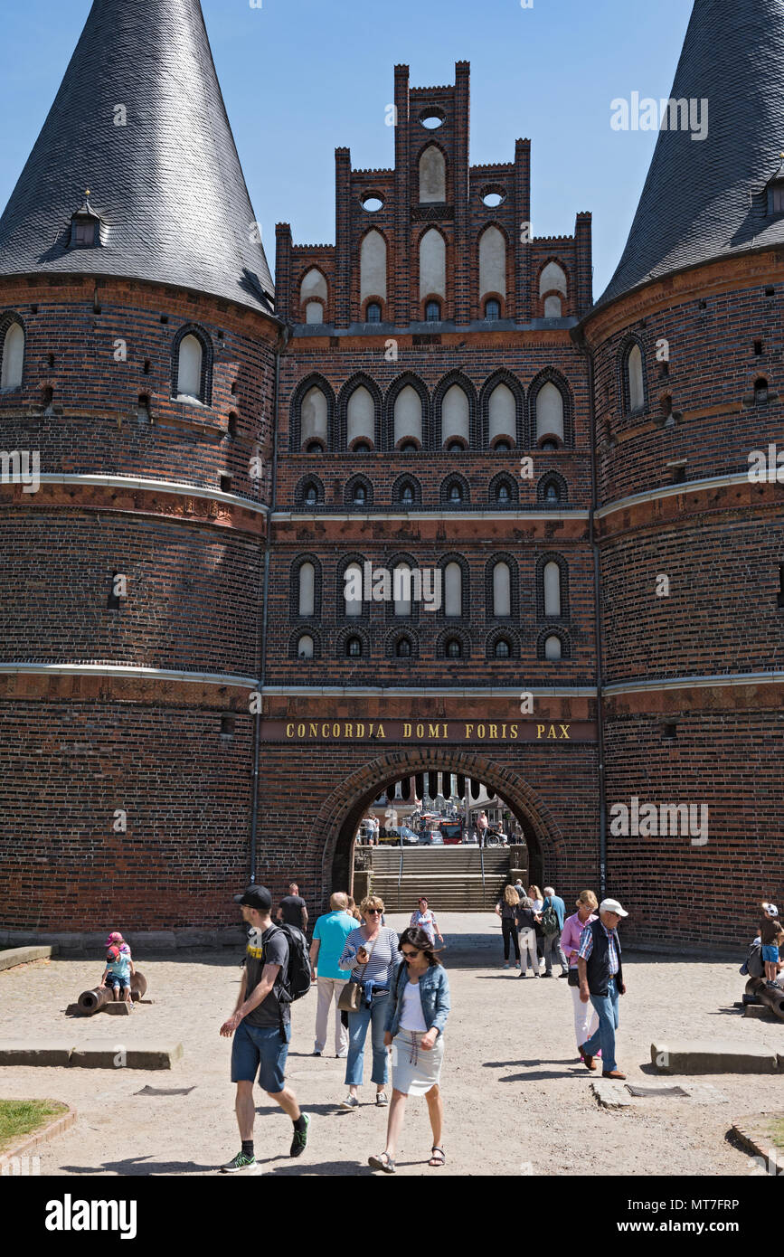 La holsten gate o holstentor a Lubecca città vecchia, Germania, SCHLESWIG-HOLSTEIN Foto Stock