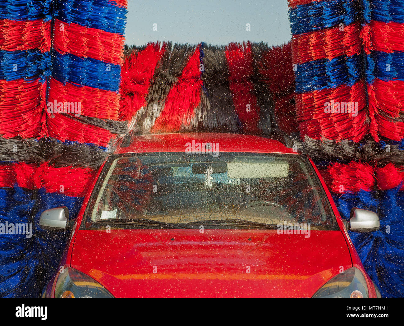 Car wash rollers immagini e fotografie stock ad alta risoluzione - Alamy