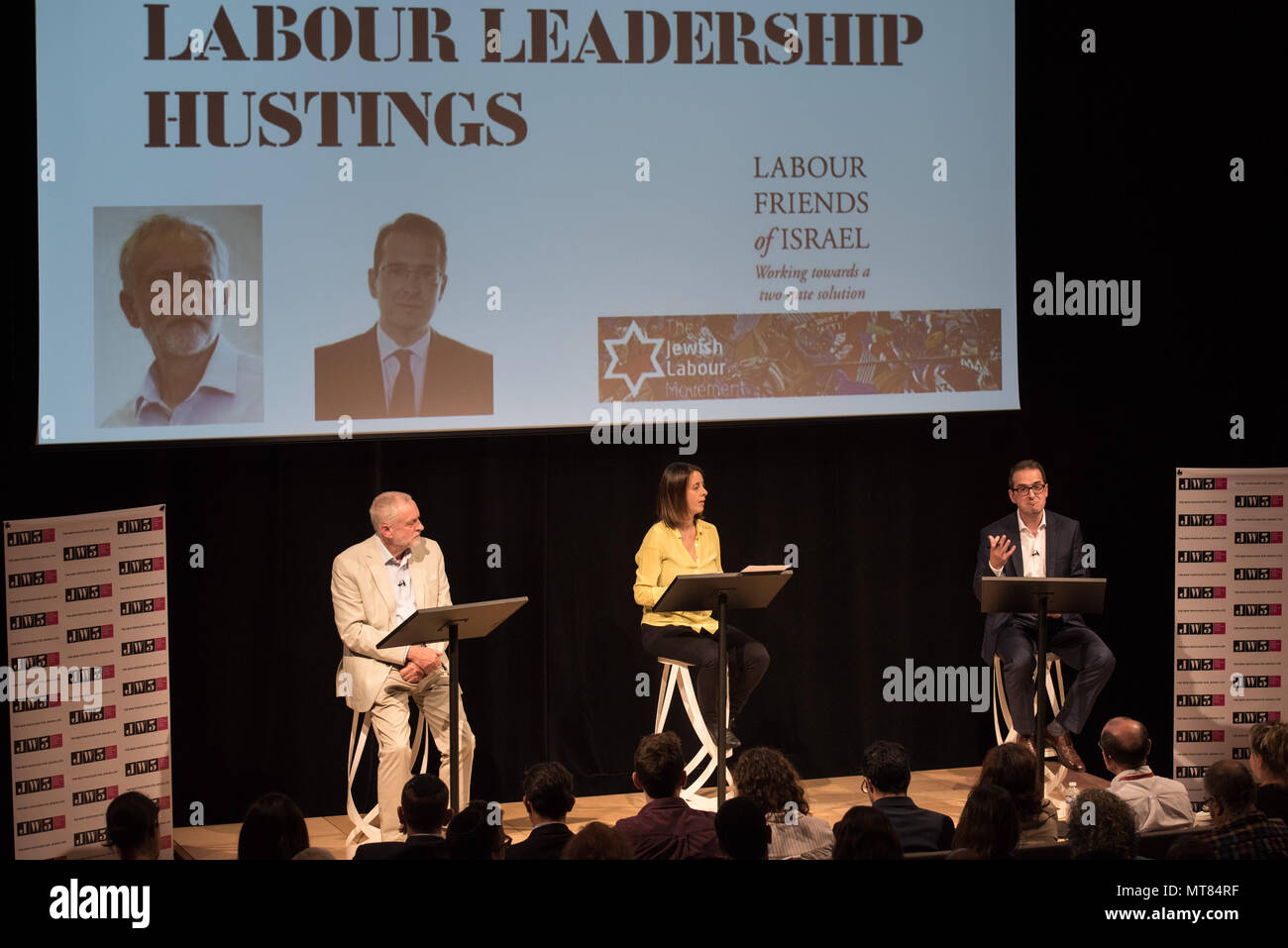 JW3, 341-351 Finchley Road, Londra. 18 settembre 2016. Jeremy Corbyn e Owen Smith prendere parte in un partito laburista hustings leadership evento nel nord L Foto Stock