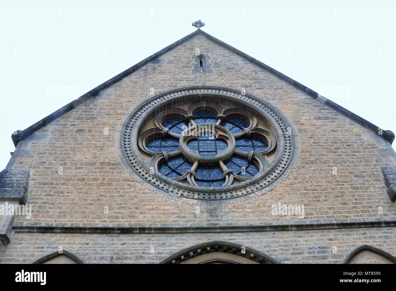 Bourton sull'acqua della chiesa battista, Bourton sull'acqua, Gloucestershire, Regno Unito entro il Cotswolds Area di straordinaria bellezza naturale Foto Stock