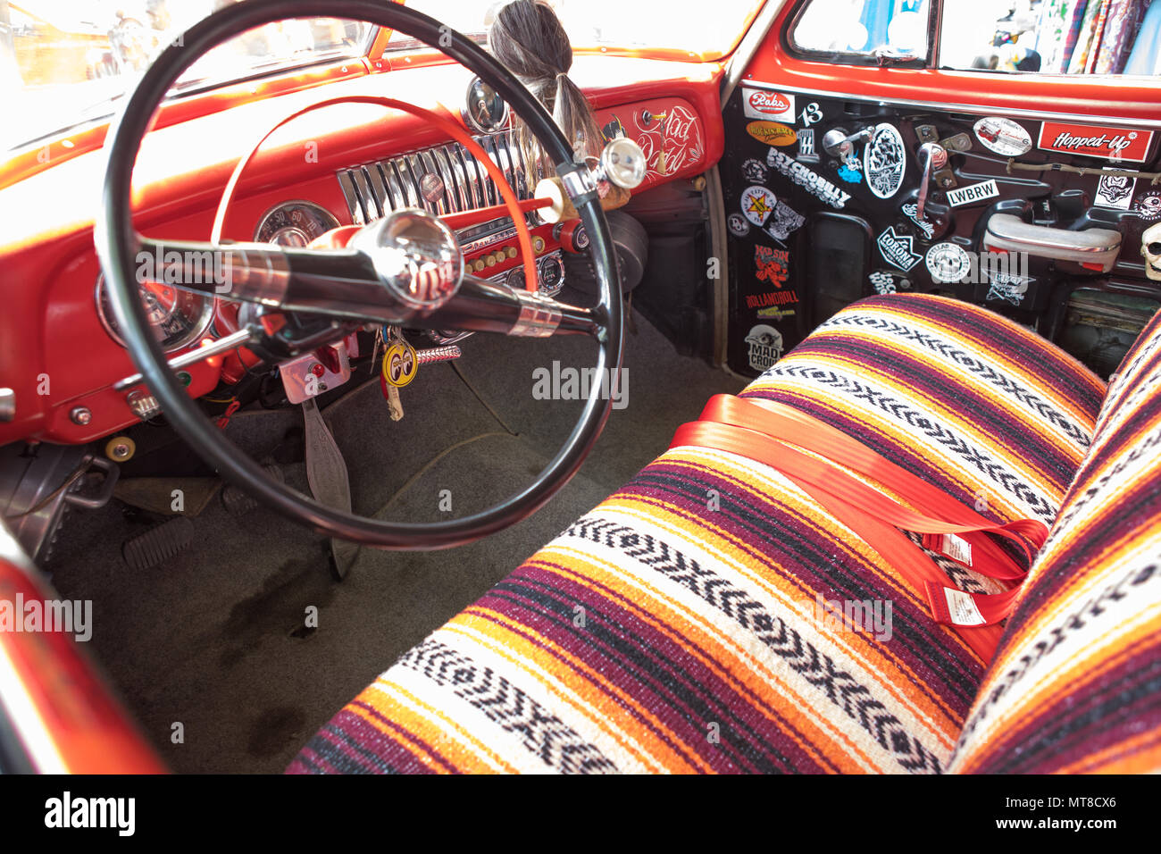 Auto interni vintage, dettaglio chiudere volante, Anni Cinquanta anni sessanta anni settanta. Foto Stock