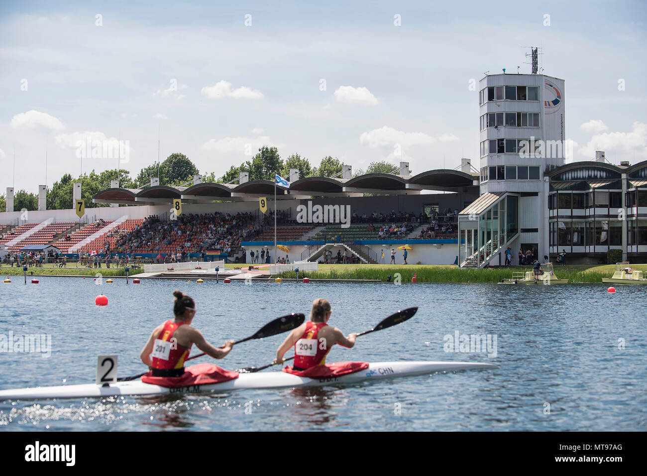 Duisburg, Deutschland. 26 Maggio, 2018. Funzione, il corso regata in Duisburg Wedau, panoramica, tribune, spettatori, via, regata, finale donne K2 Donne 500m, su 26.05.2018 Canoa ICF World Cup Duisburg dal 25.05. - 27.05.2018 a Duisburg/Germania. | Utilizzo di credito in tutto il mondo: dpa/Alamy Live News Foto Stock