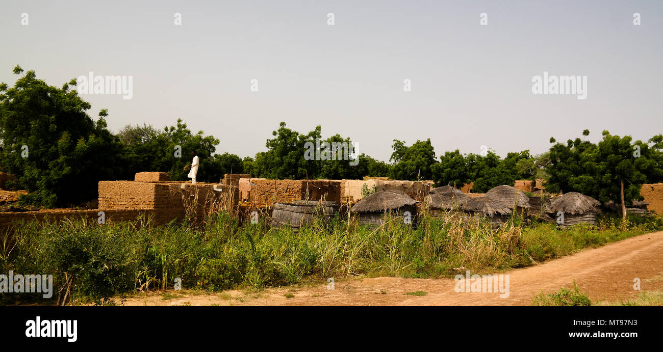 Vista panoramica di Bkonni villaggio di Hausa persone 29 septrmber 2017 Tahoua, Niger Foto Stock