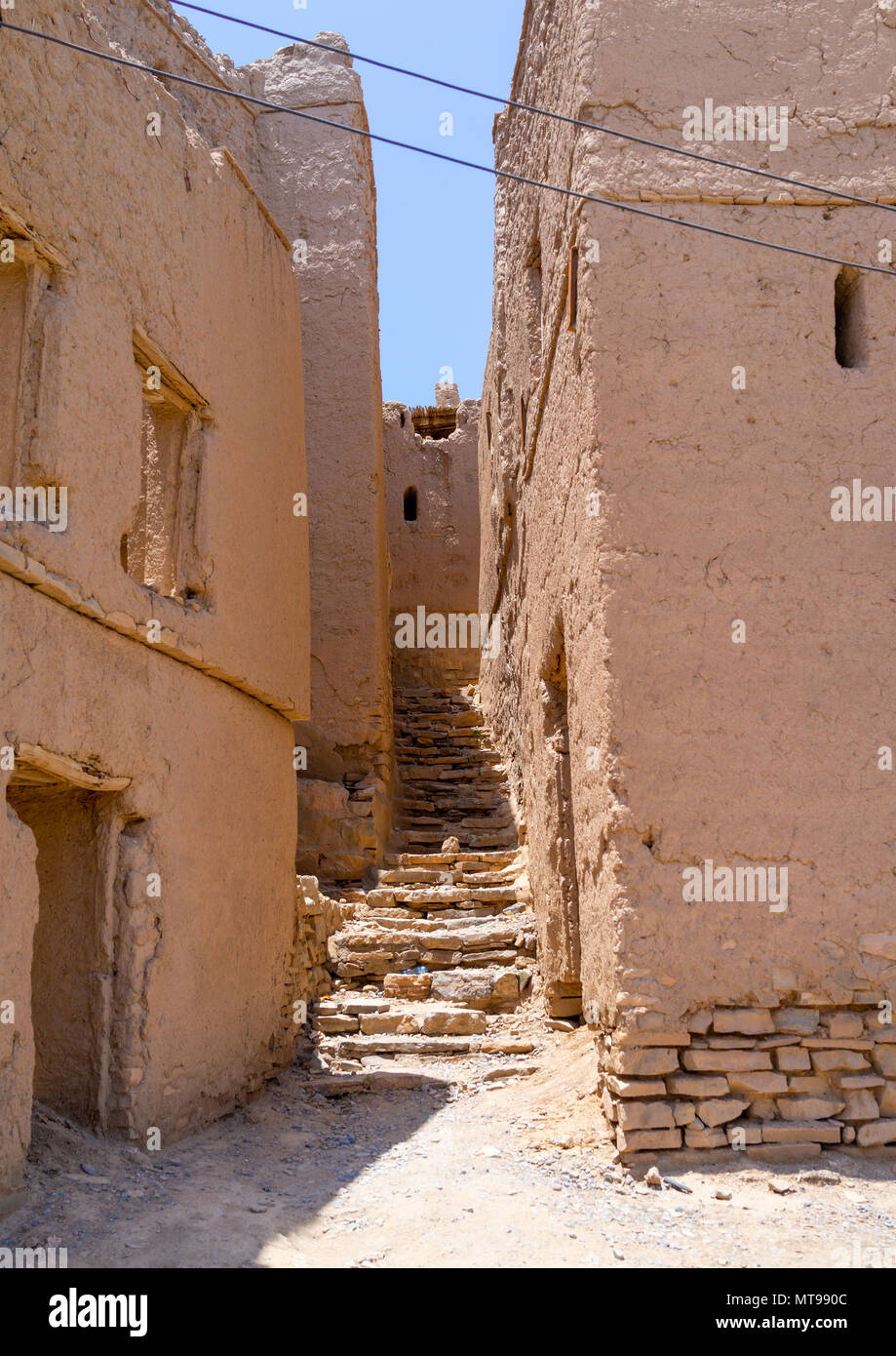 Rovine di antiche case, Ad Dakhiliyah ‍Governorate, Birkat Al Mouz, Oman Foto Stock