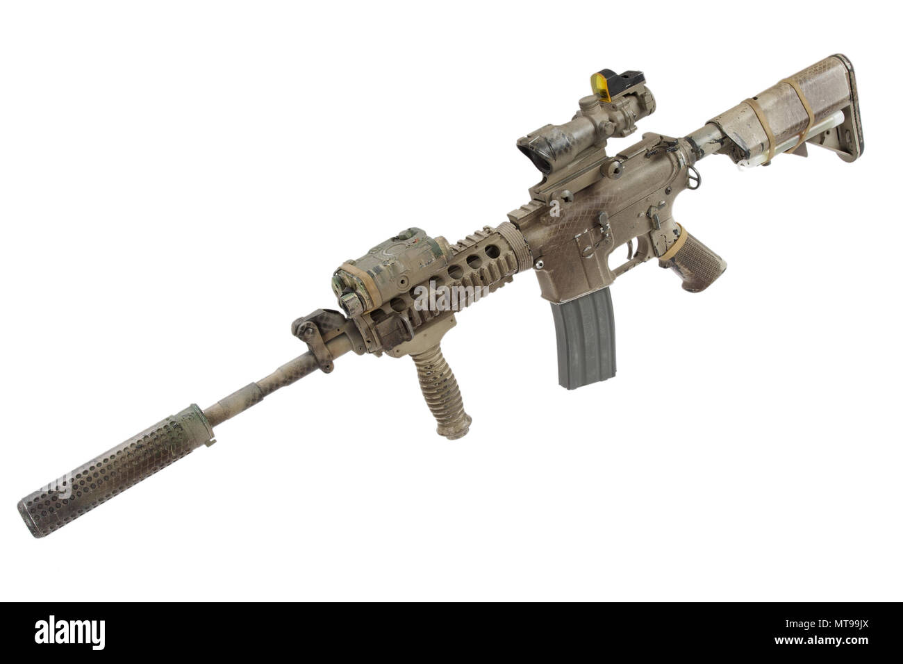 M4 con soppressore - le forze speciali fucile isolato su uno sfondo bianco Foto Stock