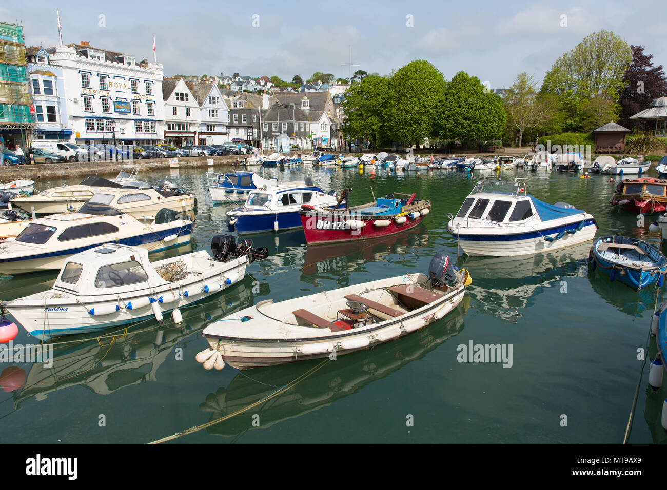 Dartmouth Devon porto con barche nel bellissimo inglese primavera meteo Foto Stock