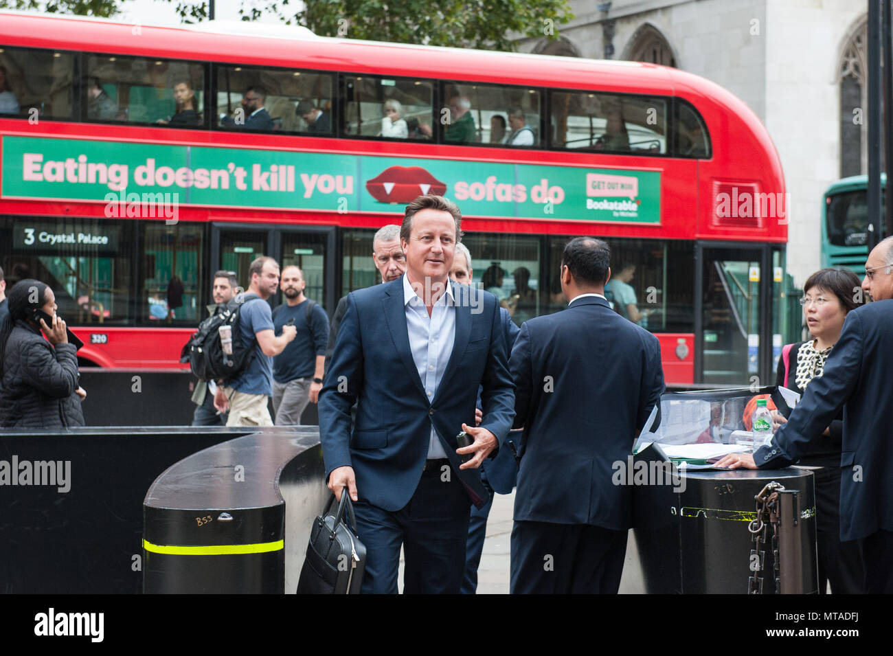 St Stephen's ingresso, la Casa del Parlamento, Westminster, London. 5 settembre 2016. Ex primo ministro britannico arriva presso il St Stephen's ingresso Foto Stock