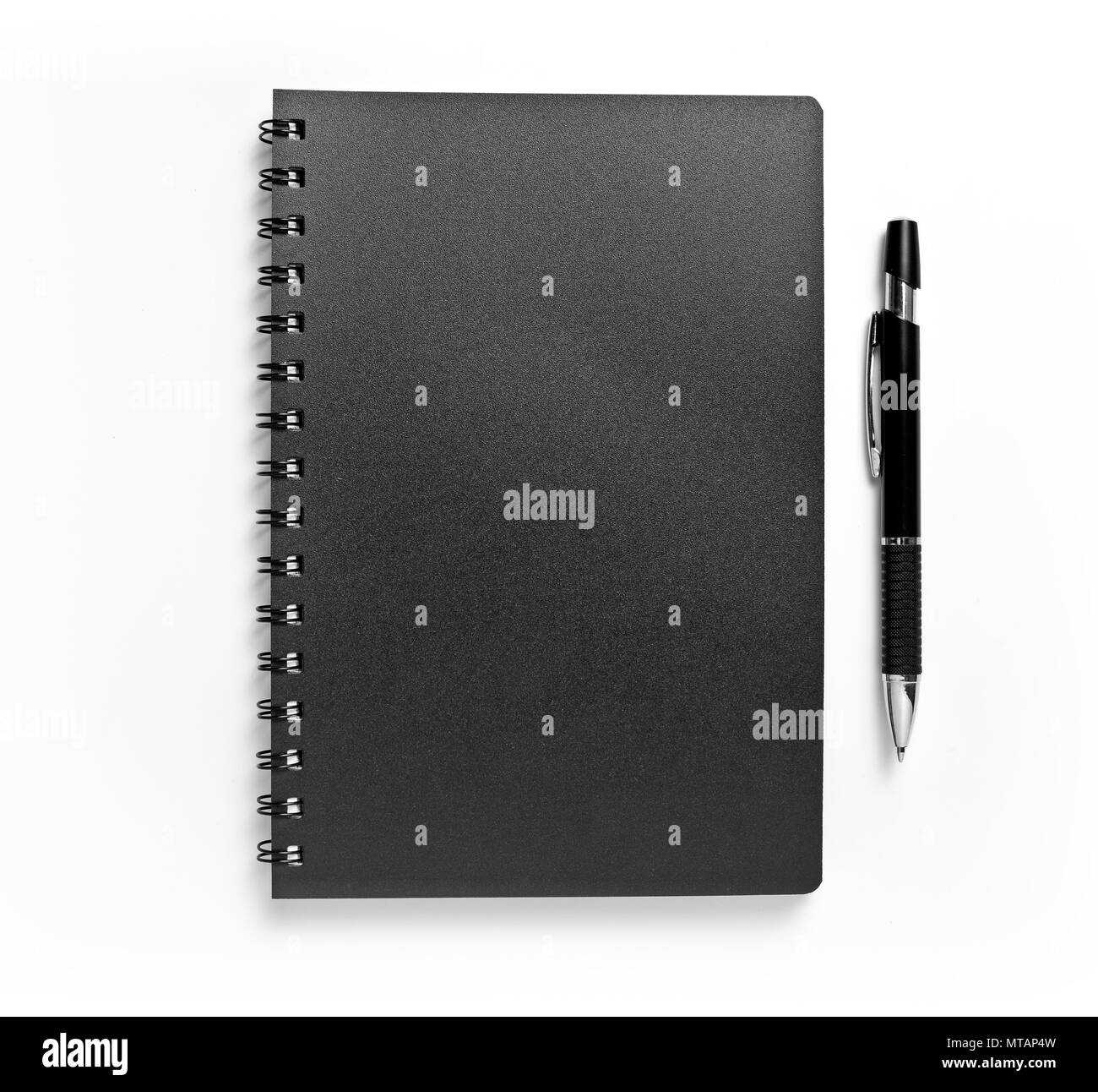 Notebook nero e penna isolati su sfondo bianco, identity design, modelli aziendali, azienda stile, set di articoli di cancelleria Foto Stock