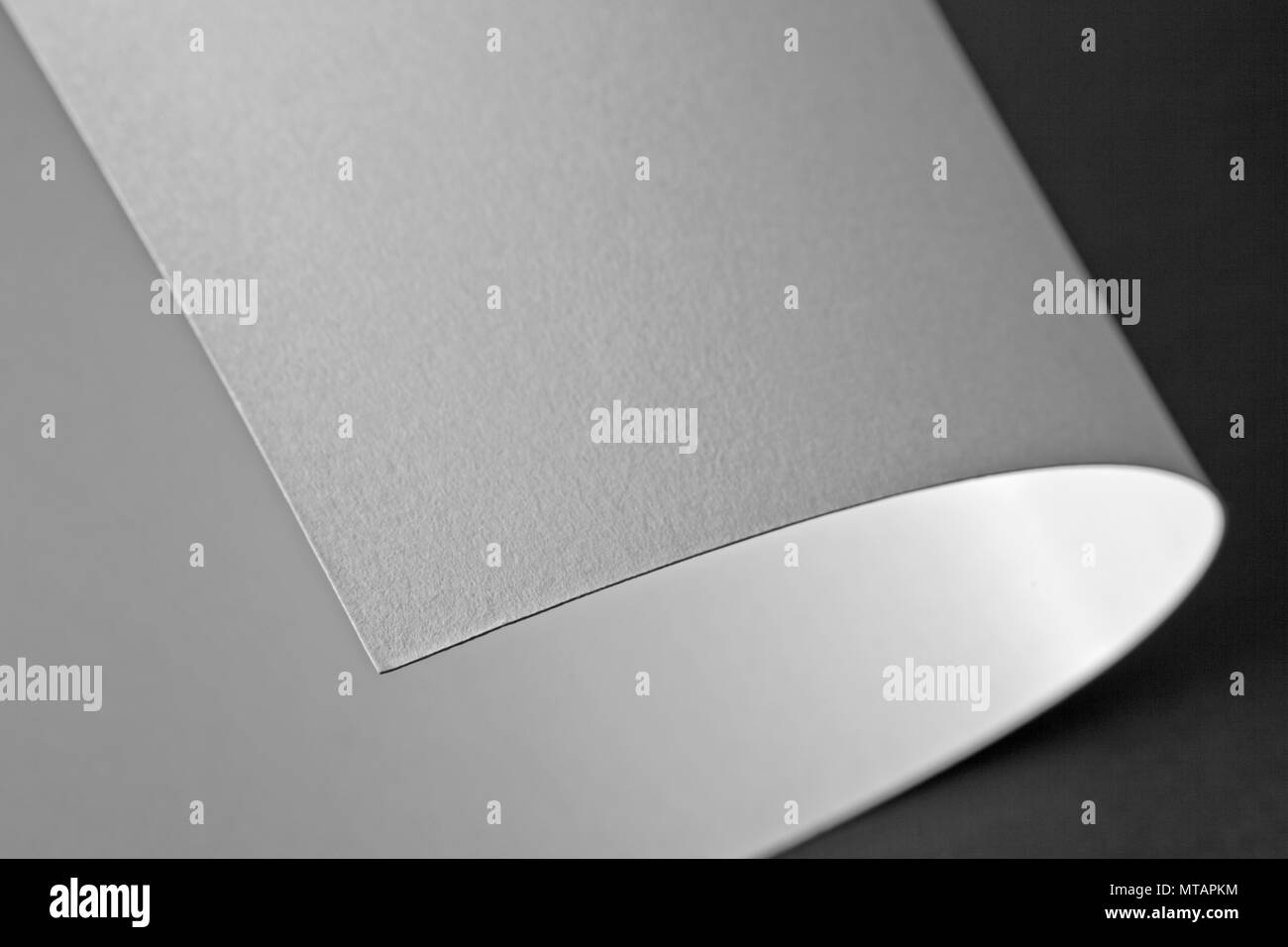 Angolo arricciato del libro bianco. Mock up. Close up. Macro shot Foto Stock