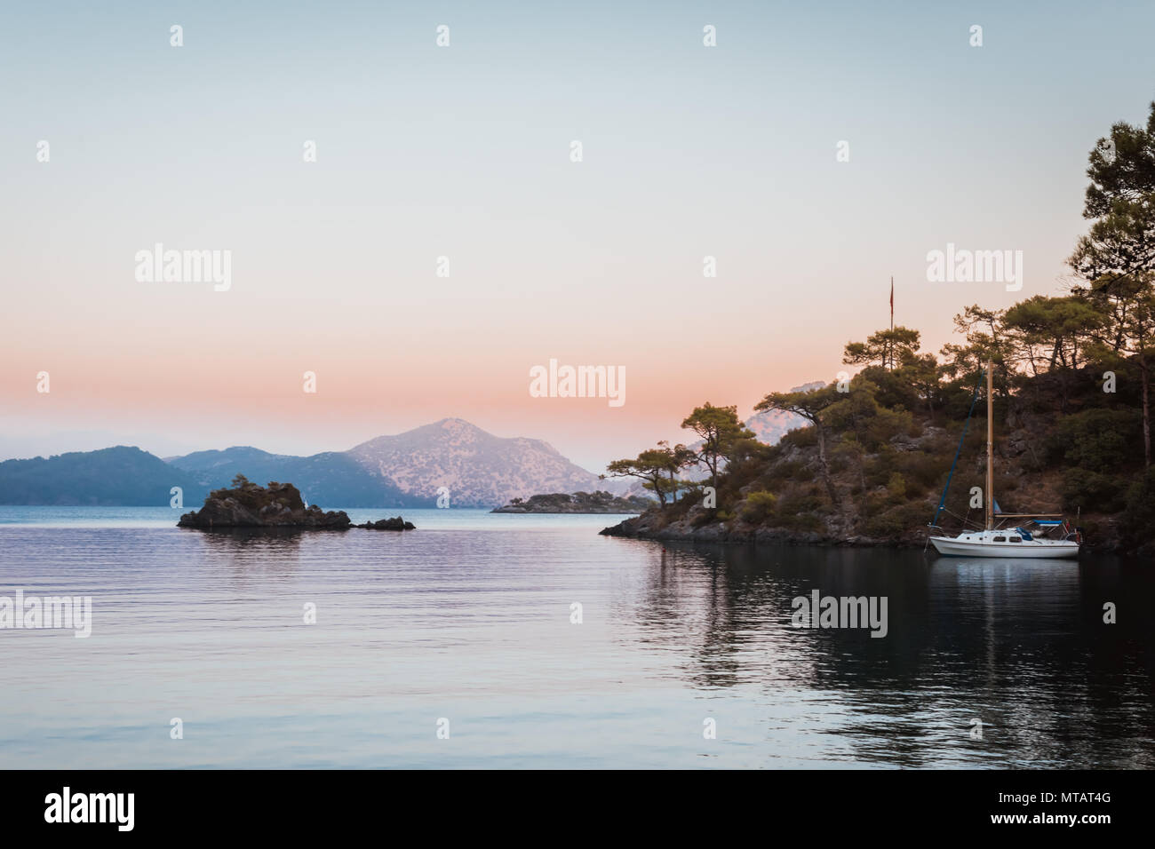 Barca in mare Egeo. Bodrum Mugla, Turchia Foto Stock
