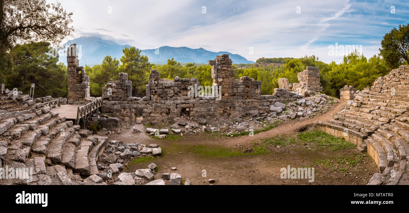 Anfiteatro in pietra nella città antica Phaselis Faselis caposaldo storico della Turchia Foto Stock