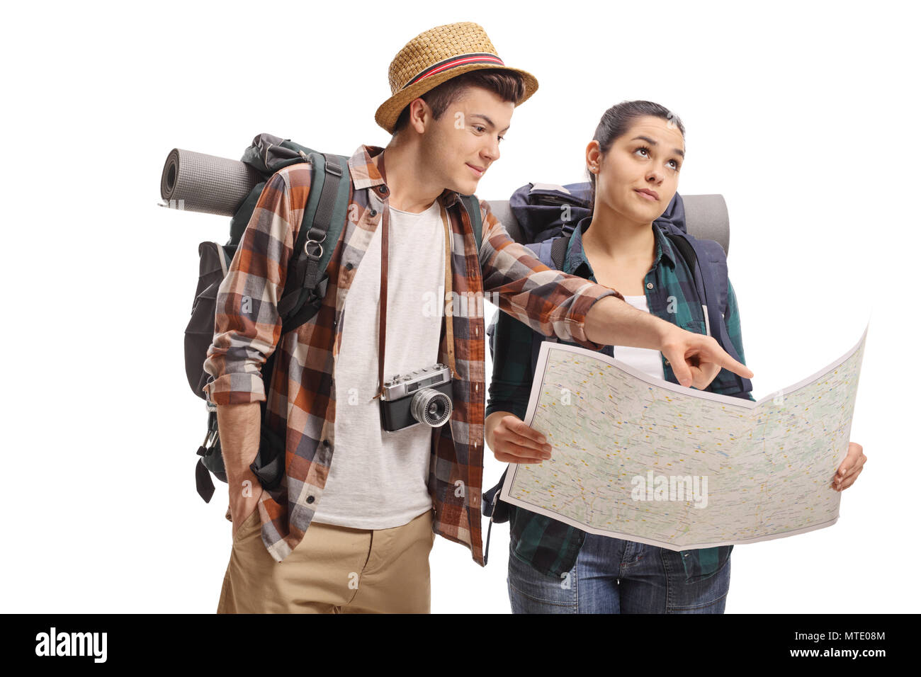 Turisti adolescenti con una mappa isolati su sfondo bianco Foto Stock