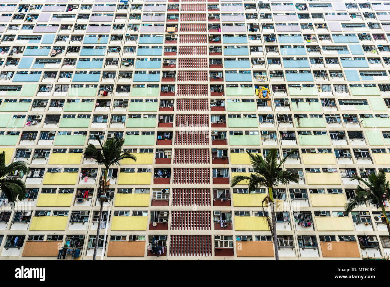 Sovraffollato edificio residenziale di Hong Kong Foto Stock