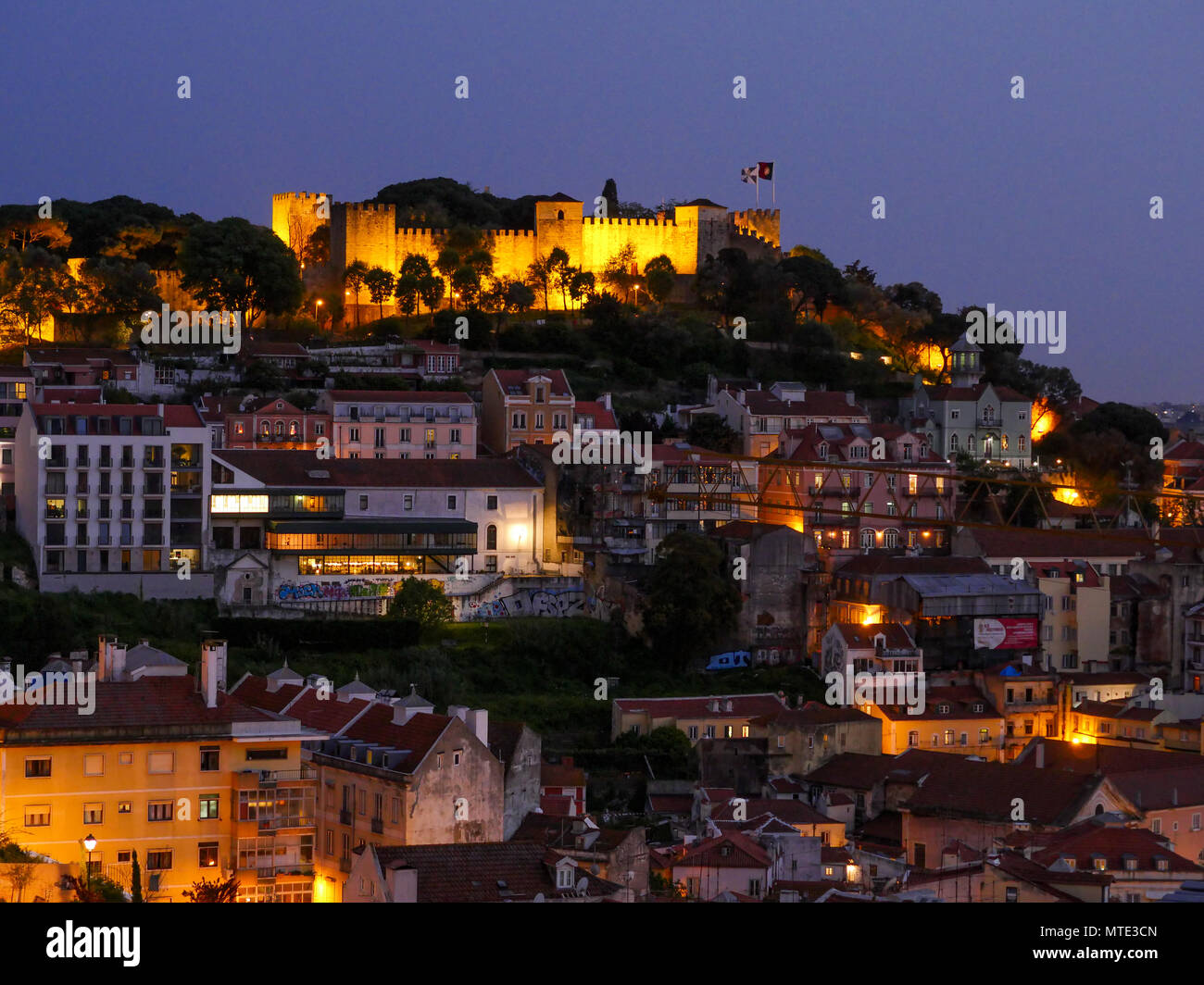 Vista generale della città di Lisbona di notte, Lisbona, Portogallo Foto Stock