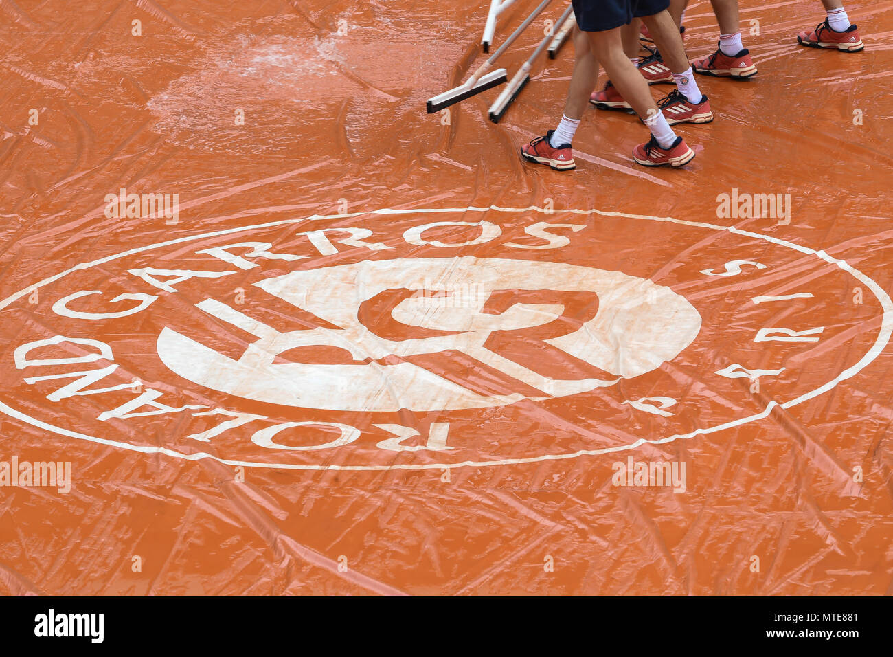 French Open 2018, Roland Garros, campo da tennis, pioggia Foto Stock