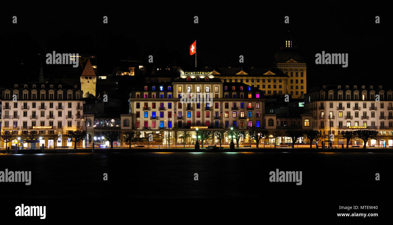 Hotel Schweizerhof di Lucerna di notte Foto Stock