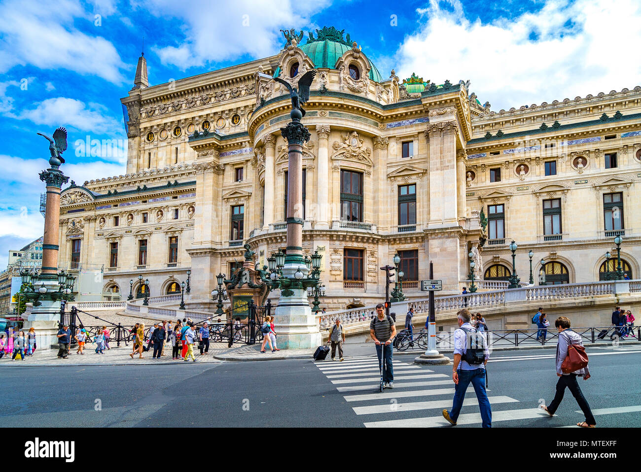 La facciata occidentale e il Pavillon de l'Empereur del Palais Garnier di Parigi' famosa Opera House. Foto Stock