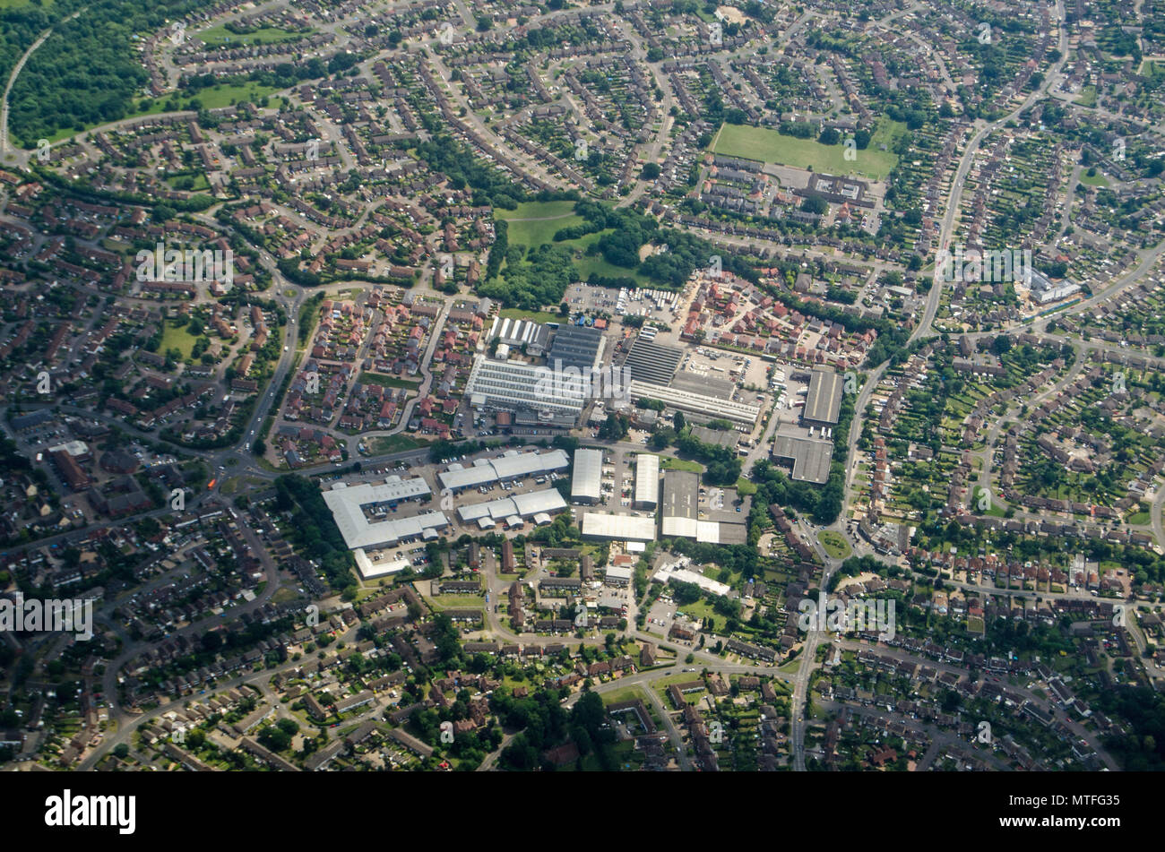 Vista aerea di un fuori città Centro commerciale nella zona di Sandford di Reading, Berkshire. Il centro include negozi e strutture per il tempo libero. Visto o Foto Stock