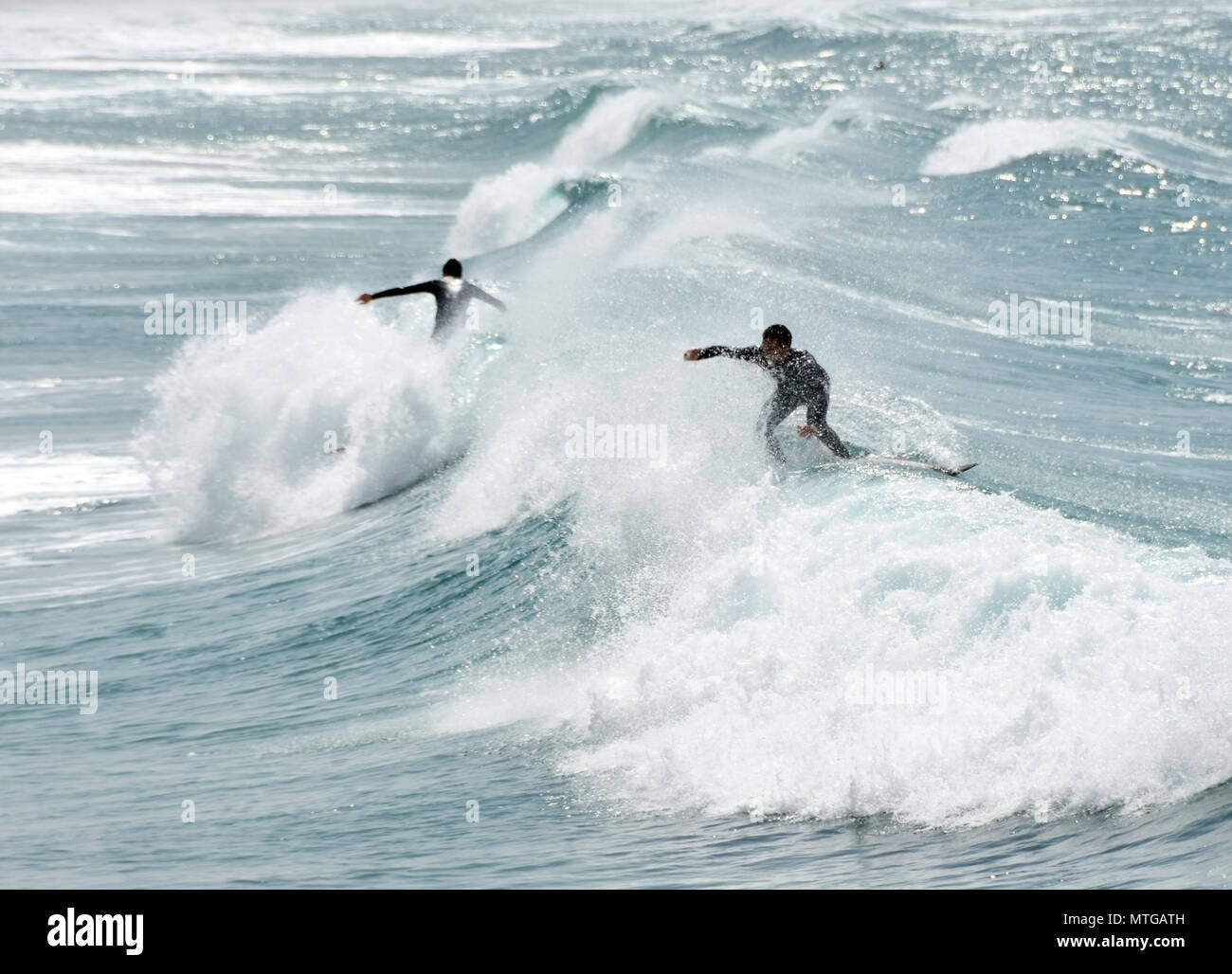 I surfisti e onde Foto Stock