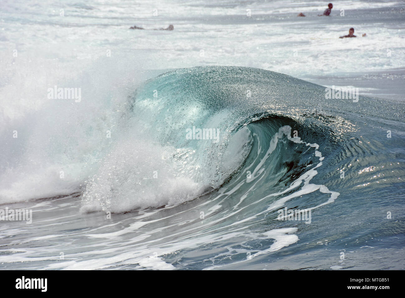 I surfisti e onde Foto Stock