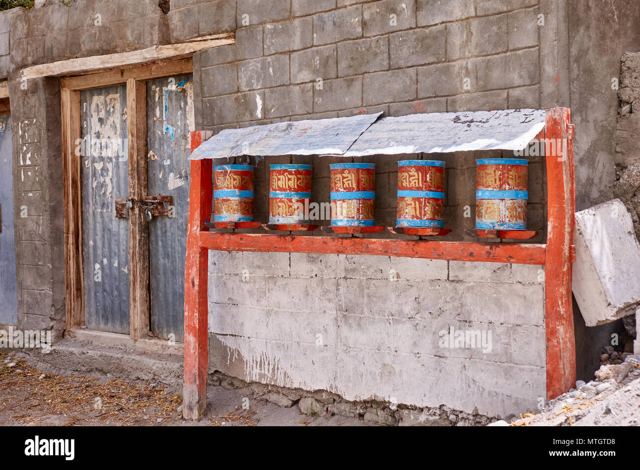 Villaggio Hanoo-Yogma e scuola di Ladakh Foto Stock