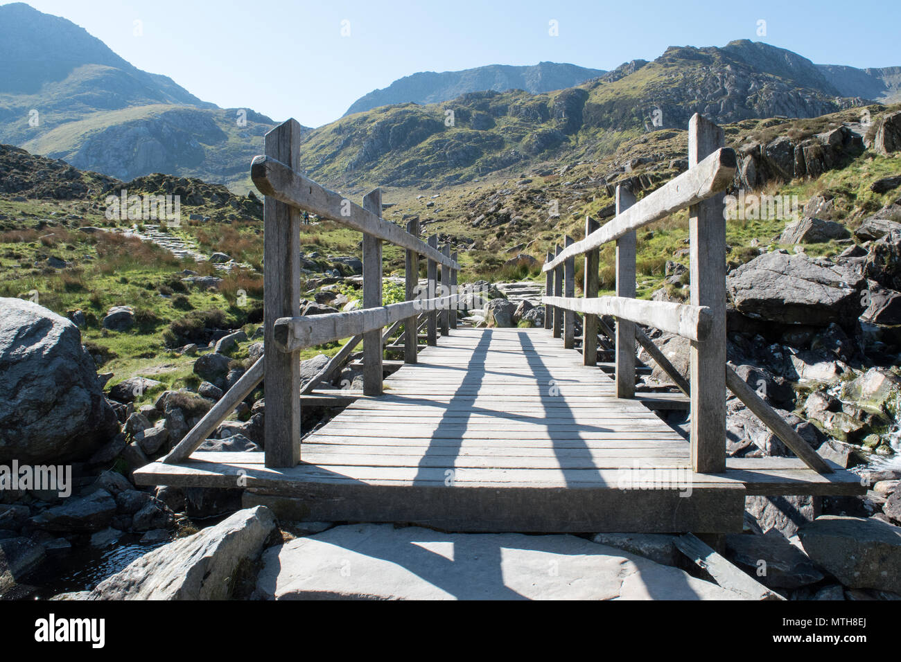 Il Footbridge sul percorso di Llyn Idwal Foto Stock