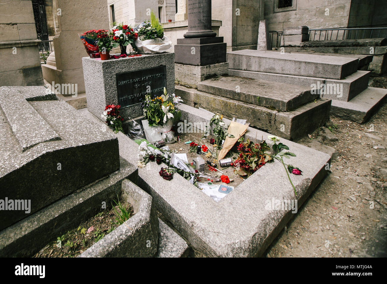 Musicista americano Jim Morrisons tomba al cimitero di Pere Lachaise, Parigi, Francia Foto Stock