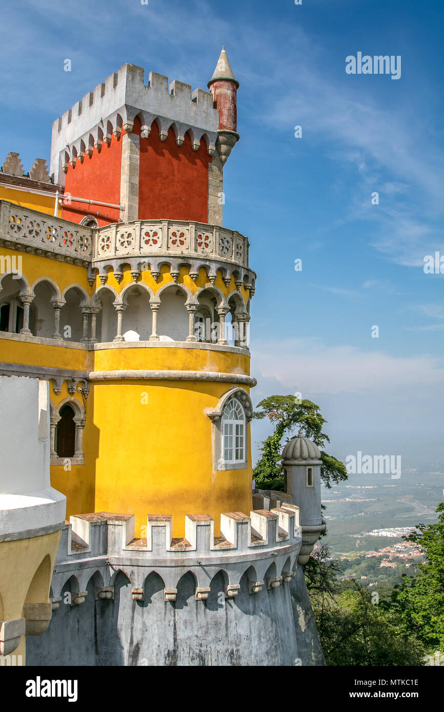 Colorata del XIX secolo pena nel Palazzo di Sintra, Portogallo. Foto Stock