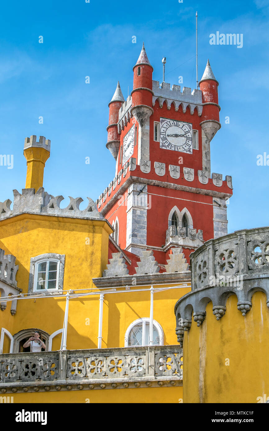 Colorata del XIX secolo pena nel Palazzo di Sintra, Portogallo. Foto Stock