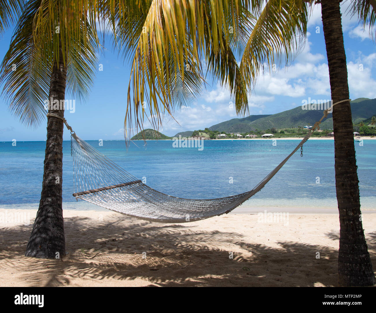 Vista mare da una vacanza estiva sulla tropicale Isola Caraibica di Antigua Foto Stock