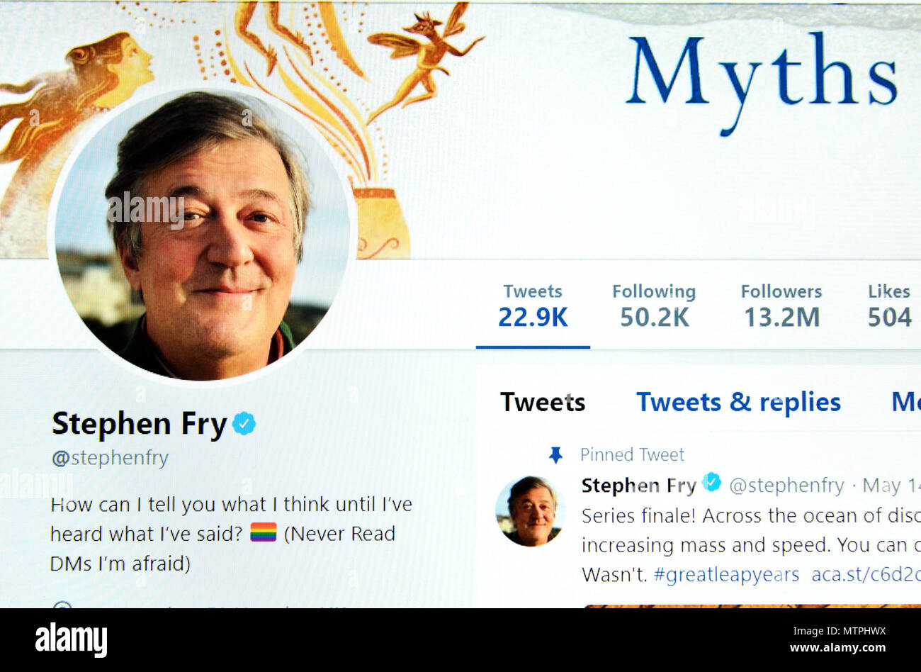 Stephen Fry pagina su Twitter (2018) Foto Stock