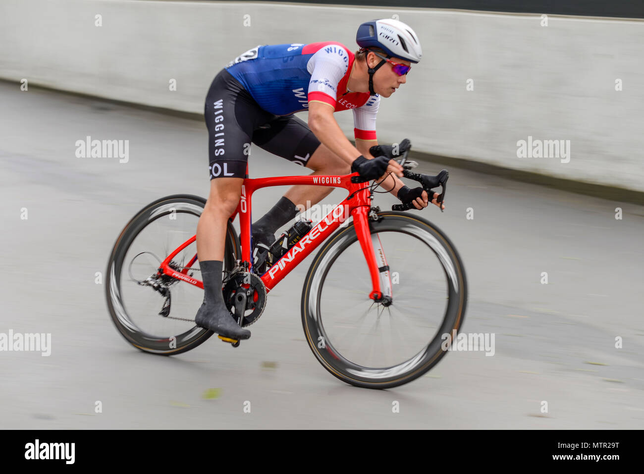 Nathan Draper del team Wiggins racing nell'elite uomo 2018 OVO Energy Tour ciclo serie gara a Wembley, Londra, Regno Unito. Round 7 bike race. Foto Stock