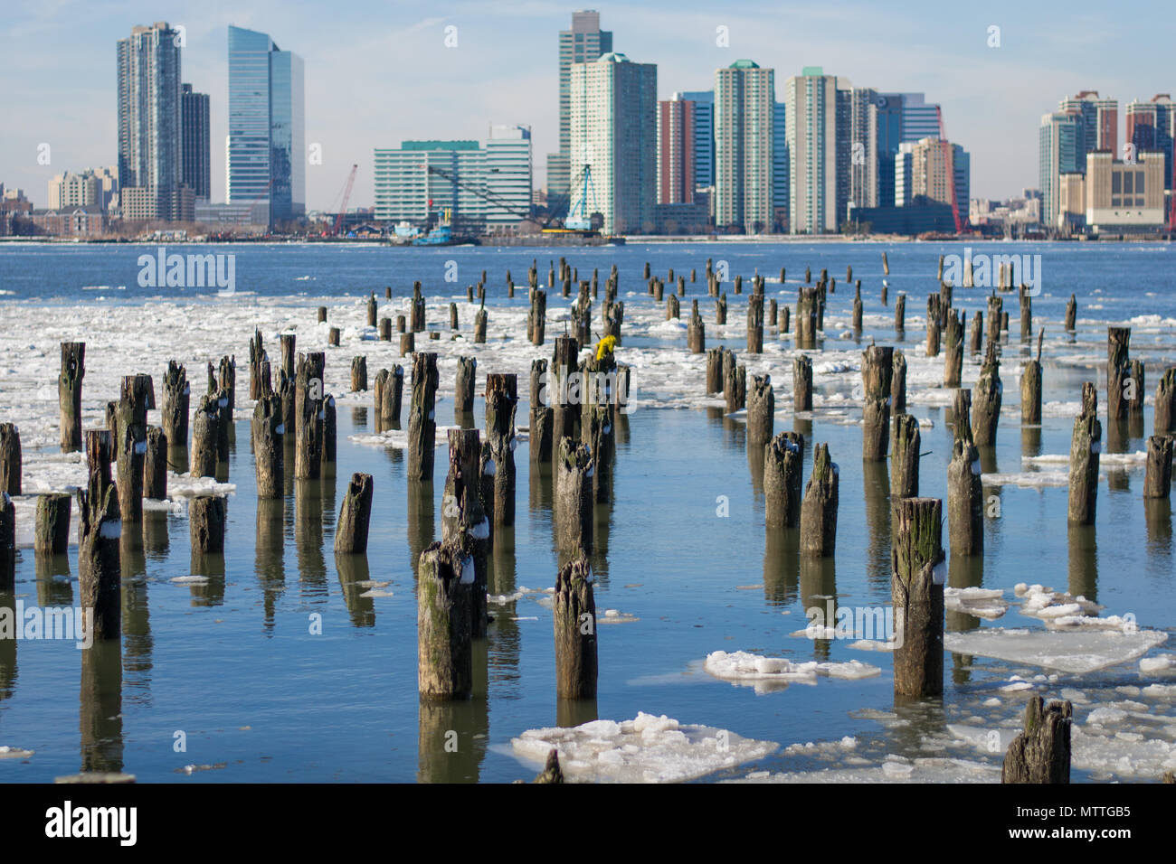 Ice floes sul fiume Hudson in New York City Foto Stock