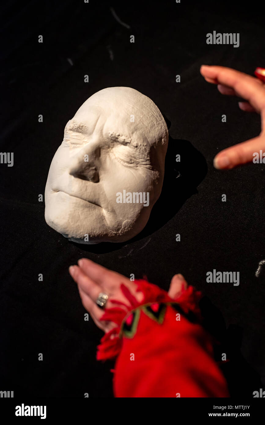 La maschera della morte di Albert Pierrepoint, IL REGNO UNITO più famoso hangman, che verranno offerti in asta alla estati posto, Billingshurst, su Giugno 12th. Foto Stock