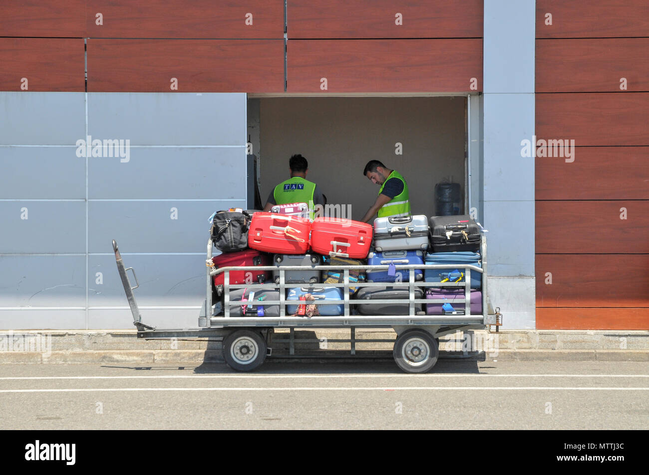 Gestione dei bagagli a Batumi international airport, Georgia Foto Stock