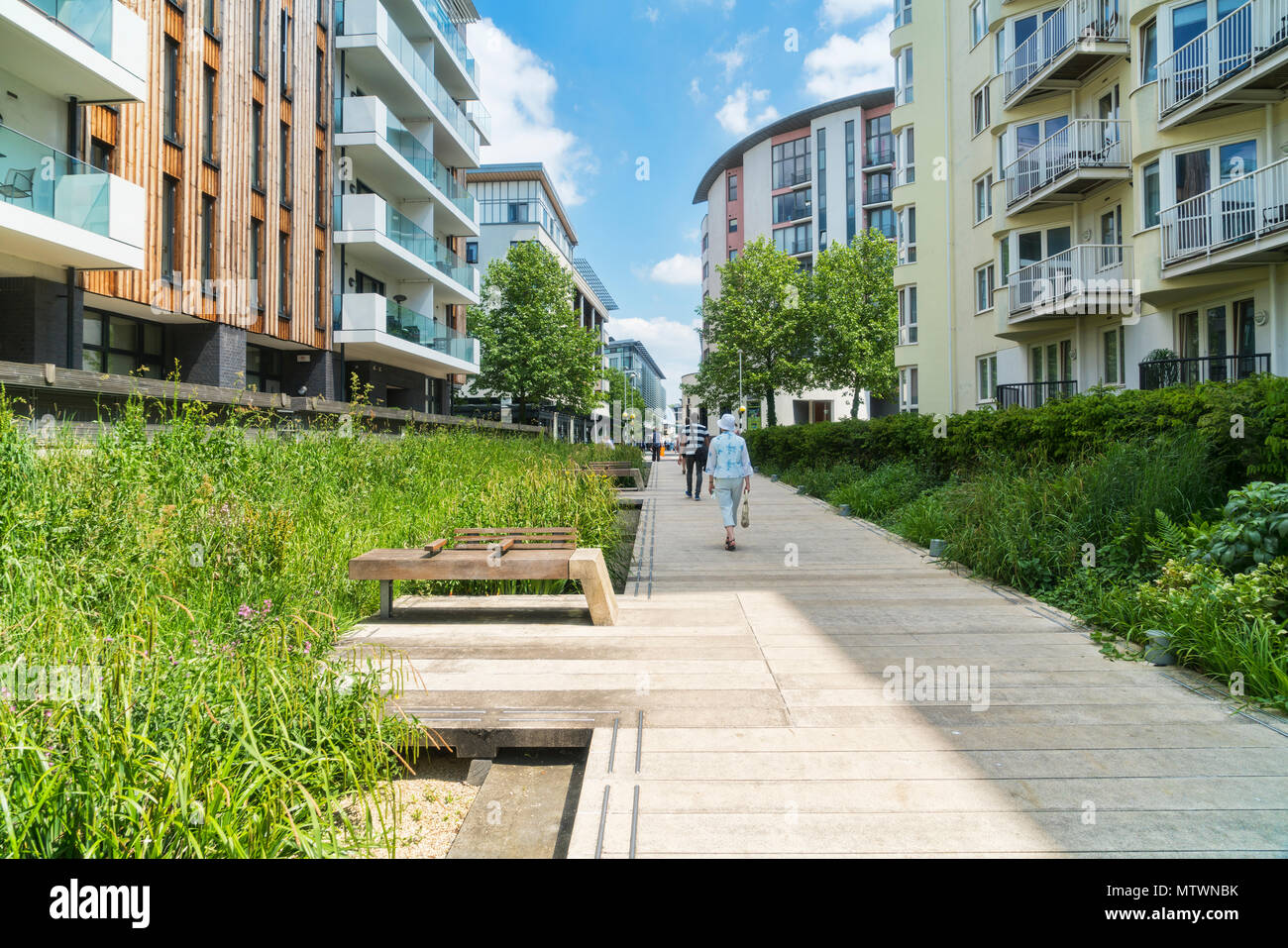 Millennium Promenade edifici di appartamenti, Canon di Marsh, Bristol Harbourside, England, Regno Unito Foto Stock