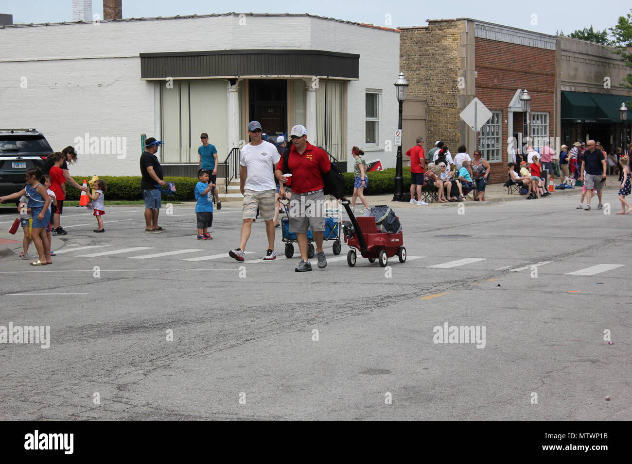 Scena dal Memorial Day Parade nella piccola cittadina di Park Ridge, l'Illinois. Foto Stock