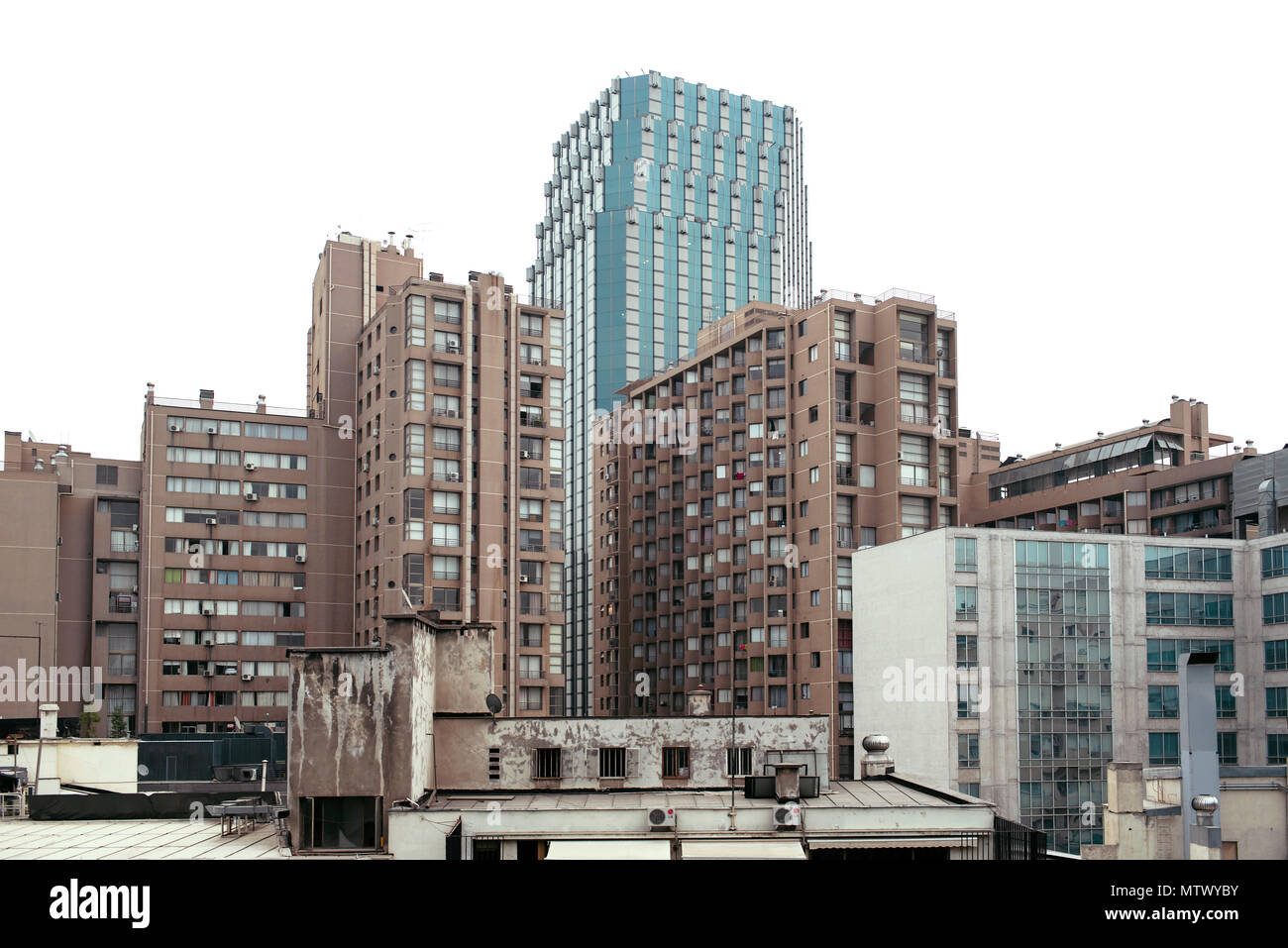 Vista su edifici per uffici dalla collina di Santa Lucia nel centro di Santiago del Cile. Foto Stock