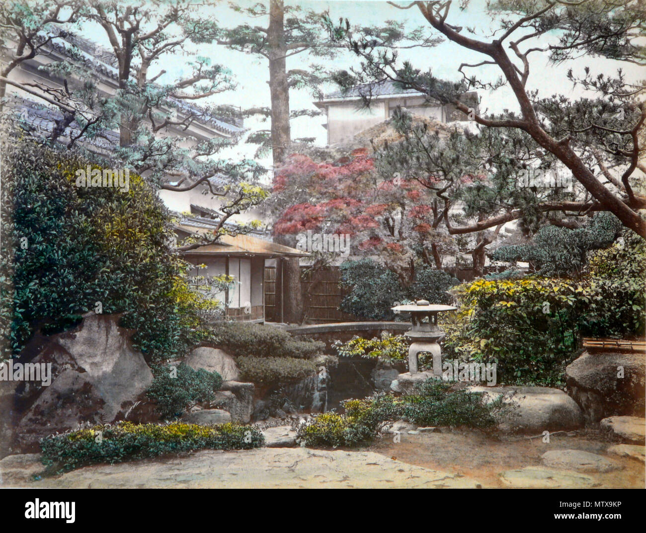 . Français : Photographies peintes du Japon datant d'avant 1886, d'aprés une nota marqué sur le livret contenant les photos. Auteur présumé des photos originales: Adolfo Farsari. Inglese: fotografia dipinta dal Giappone, risalenti a prima del 1886, secondo una nota scritta sull'album contenente le fotografie. Presunto autore della foto originale: Adolfo Farsari. prima del 1886. Adolfo Farsari (1841 - 1898) fotografie HDR da Esby (PARLA) 309 Japon-1886-27 Foto Stock