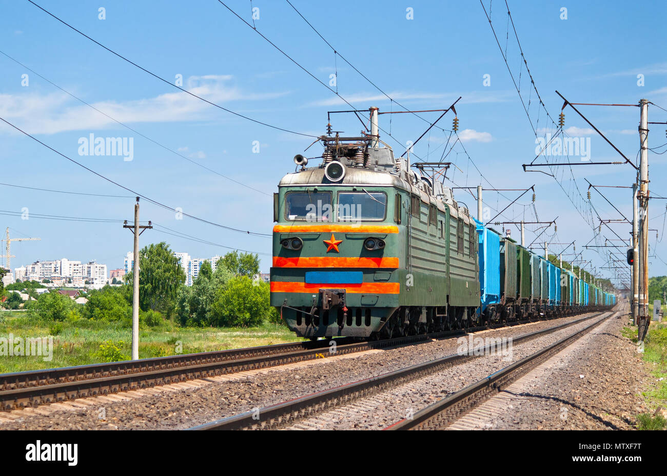 Trasporto merci treno elettrico Foto Stock